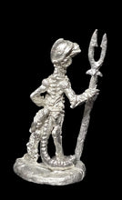 Load image into Gallery viewer, 50-6503:  Reptiliad Skirmisher, Armored,  In Reserve, without Shield
