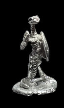 Load image into Gallery viewer, 50-6505:  Reptiliad Skirmisher, In Reserve, Smooth Round Shield
