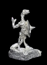 Load image into Gallery viewer, 50-6506:  Reptiliad Skirmisher, Weapon Raised, Round Shield [Turtle Shell Base]
