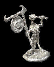 Load image into Gallery viewer, 50-6513:  Reptiliad Musician with Gong
