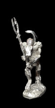Load image into Gallery viewer, 50-6523:  Reptiliad Warrior, Unarmored, Two Handed Weapon, Advancing, Tail Up
