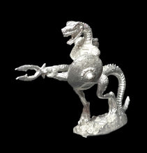Load image into Gallery viewer, 50-6526:  Reptiliad Warrior, Round Shield, Two Handed Weapon, 1st Rank
