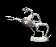 Load image into Gallery viewer, 50-6526:  Reptiliad Warrior, Round Shield, Two Handed Weapon, 1st Rank
