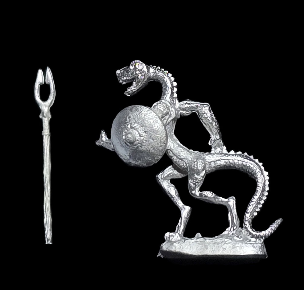 50-6526:  Reptiliad Warrior, Round Shield, Two Handed Weapon, 1st Rank