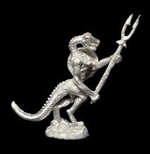 Load image into Gallery viewer, 50-6528:  Reptiliad Warrior, Round Shield, Two Handed Weapon, 3rd Rank
