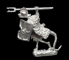 Load image into Gallery viewer, 50-6532:  Reptiliad Heavy Infantry, Weapon Raised, Scutum Shield

