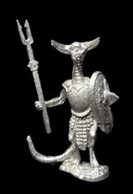 Load image into Gallery viewer, 50-6538:  Reptiliad Heavy Infantry, In Reserve, Kite Shield

