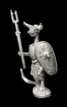 Load image into Gallery viewer, 50-6538:  Reptiliad Heavy Infantry, In Reserve, Kite Shield
