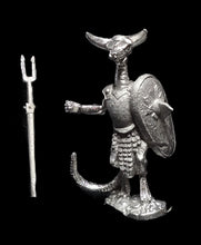 Load image into Gallery viewer, 50-6538:  Reptiliad Heavy Infantry, In Reserve, Kite Shield
