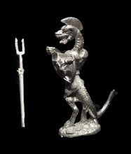 Load image into Gallery viewer, 50-6540:  Reptiliad Heavy Infantry, In Reserve, Heater Shield
