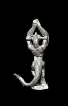 Load image into Gallery viewer, 50-6558:  Reptiliad Berserker, Hands Overhead
