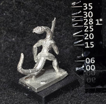 Load image into Gallery viewer, 50-6567:  Reptiliad Crewman with Sword

