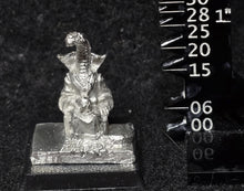 Load image into Gallery viewer, 50-6595:  Reptiliad Sorcerer, Seated
