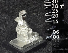 Load image into Gallery viewer, 50-6595:  Reptiliad Sorcerer, Seated
