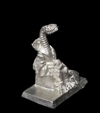 Load image into Gallery viewer, 50-6595:  Reptiliad Sorcerer, Seated
