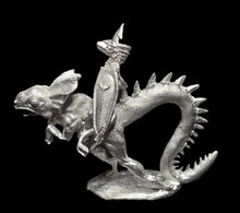 Load image into Gallery viewer, 50-6671/48-0676:  Gilla Worm War Newt Lancer [rider and mount]
