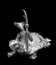 Load image into Gallery viewer, 50-6672 48-0678:  Gilla Worm War Turtle Cavalry [rider and mount]
