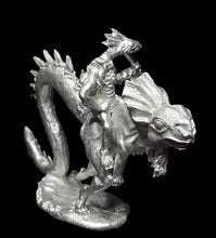 Load image into Gallery viewer, 50-6675 48-0676:  Gilla Worm War Newt Archer [rider and mount]
