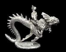 Load image into Gallery viewer, 50-6675 48-0676:  Gilla Worm War Newt Archer [rider and mount]
