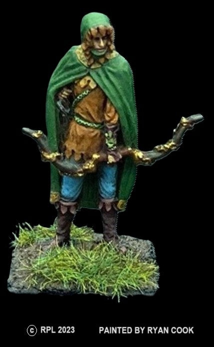 50-9062:  Elf Scout, In Reserve, Hooded