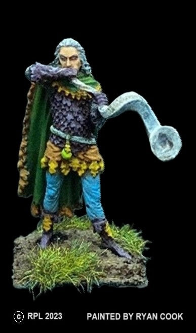 50-9094:  Elf Command - Musician with Large Horn