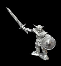 Load image into Gallery viewer, 51-0573: Chaos Knight Champion with Runesword and Shield
