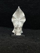 Load image into Gallery viewer, 51-0666: Chaos Sorcerer on Winged Throne
