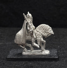 Load image into Gallery viewer, 51-0677:  Chaos Hero with Sword  [Rider &amp; Mount]
