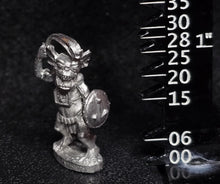 Load image into Gallery viewer, 51-1542:  Chaos Goblin Skirmisher with Sling
