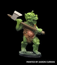 Load image into Gallery viewer, 51-1544:  Chaos Goblin Skirmisher with Axe
