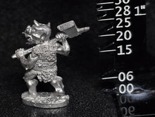 Load image into Gallery viewer, 51-1544:  Chaos Goblin Skirmisher with Axe

