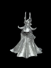 Load image into Gallery viewer, 51-3771:  Vampire Lord, Armored
