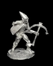 Load image into Gallery viewer, 51-4041:  Dark Elf Crossbowman, Advancing
