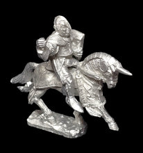 Load image into Gallery viewer, 51-4071 48-0391:  Dark Elf Armored Cavalry Lancer [Rider and Mount]
