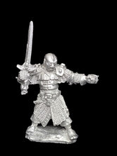Load image into Gallery viewer, 51-5881: Half-Orc Warlord, On Foot

