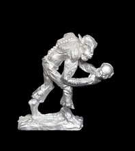 Load image into Gallery viewer, 51-7732:  Ghoul with Skull
