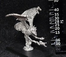 Load image into Gallery viewer, 51-7854:  Mi-Go with Mist Projector, Hovering
