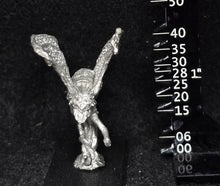 Load image into Gallery viewer, 51-7854:  Mi-Go with Mist Projector, Hovering
