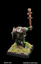 Load image into Gallery viewer, 51-9053:  Goblin Command - Standard Bearer
