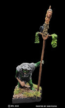 Load image into Gallery viewer, 51-9053:  Goblin Command - Standard Bearer
