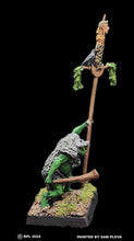 Load image into Gallery viewer, 51-9053:  Goblin Command - Standard Bearer
