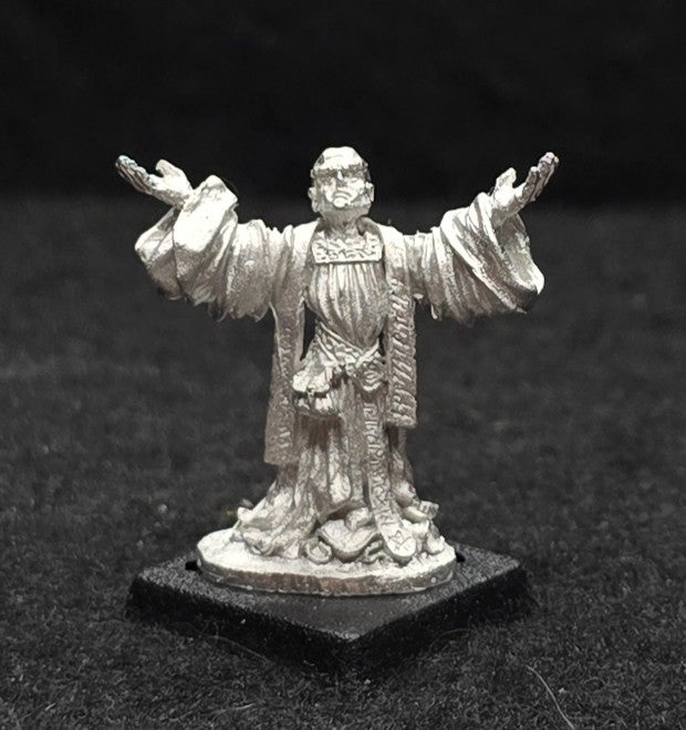 52-0711:  Cultist, Arms Outstretched