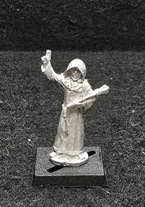 52-0718:  Cultist with Mace, Hooded
