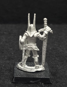 52-0915:  Paladin, Sword Lowered, Plate Armor, Winged Helm