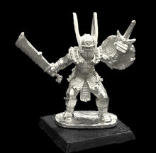 Load image into Gallery viewer, 52-0971:  Warlord with Falchion and Punch Dagger - Lord Nimrod
