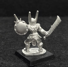 Load image into Gallery viewer, 52-0971:  Warlord with Falchion and Punch Dagger - Lord Nimrod
