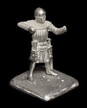 Load image into Gallery viewer, 52-1031:  Crossbowman, Aiming
