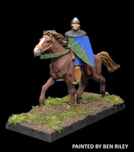 Load image into Gallery viewer, 52-1085:  Mounted Man-at-Arms, Weapon Lowered
