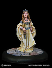 Load image into Gallery viewer, 52-1180:  Sorceress on Foot (Queen Gwenyvere)
