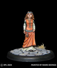 Load image into Gallery viewer, 52-1188:  Sorceress on Foot (Lady in Waiting)
